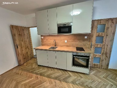 Pronájem bytu 1+kk 25 m² V předpolí, Praha - Strašnice