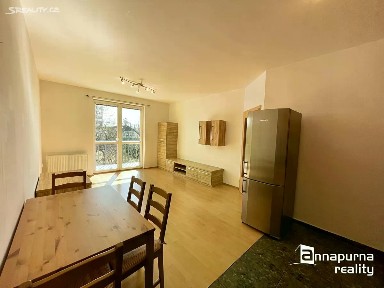 Pronájem bytu 2+kk 57 m² Sportovní, Zastávka