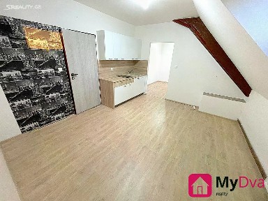 Pronájem bytu 1+1 36 m² Dobšice