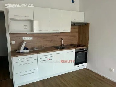 Pronájem bytu 1+kk 29 m² Jarošova, Znojmo