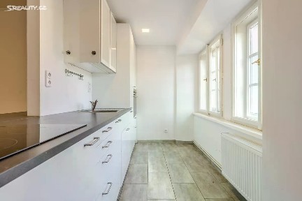 Pronájem bytu 2+1 56 m² Újezd, Praha - Malá Strana