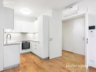 Pronájem bytu 2+kk 60 m² Malešická, Praha - Žižkov