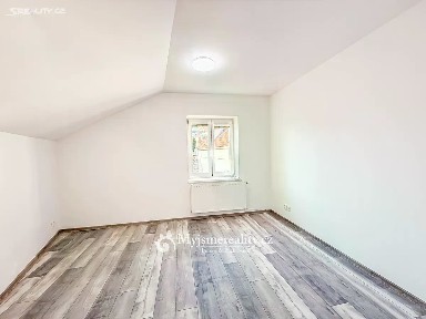 Prodej bytu 2+1 50 m² U Brány, Znojmo