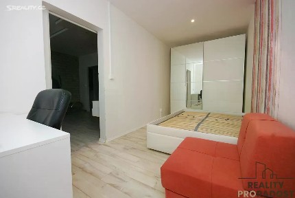 Pronájem bytu 2+kk 46 m² Na Valtické, Břeclav - Charvátská Nová Ves