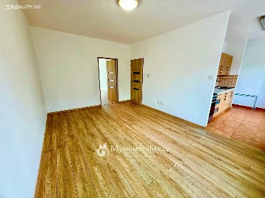 Pronájem bytu 3+1 67 m² Přímětická, Znojmo