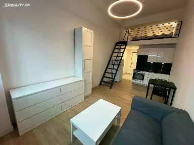 Pronájem bytu 1+kk 30 m² Poděbradská, Praha - Vysočany