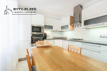 Prodej bytu 4+1 81 m² Žlutická, Plzeň - Bolevec