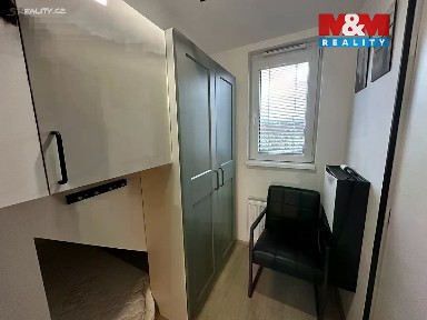 Pronájem bytu 1+kk 18 m² Konzumní, Praha - Hloubětín