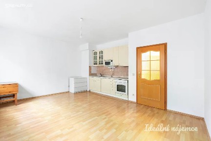 Pronájem bytu 1+kk 31 m² Na Žertvách, Praha - Libeň