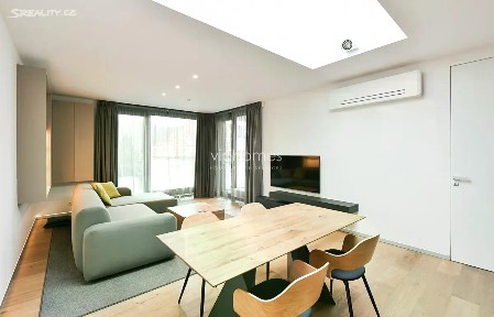 Pronájem bytu 2+kk 67 m² V podhájí, Praha - Braník