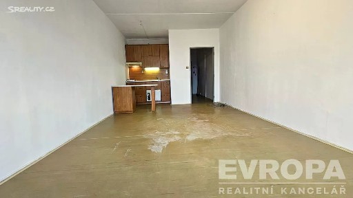 Prodej bytu 1+kk 34 m² Trnovská, Pardubice - Ohrazenice