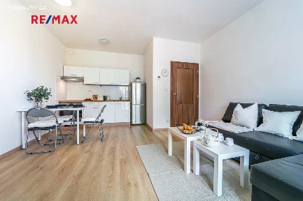 Pronájem bytu 2+kk 45 m² Listnatá, Brno - Žebětín