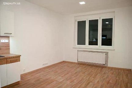 Pronájem bytu 2+kk 45 m² Družstevní, Praha - Nusle