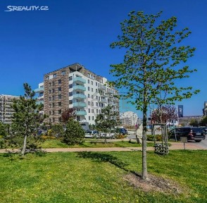 Prodej bytu 2+kk 50 m² Hugo Haase, Praha - Hlubočepy