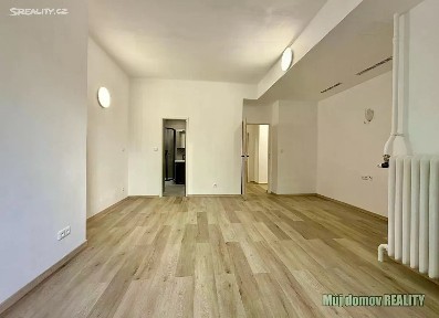 Prodej bytu 1+1 40 m² 5. května, Praha - Nusle