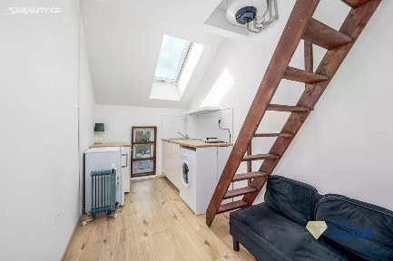 Prodej bytu 1+kk 18 m² náměstí Antonína Pecáka, Praha - Točná