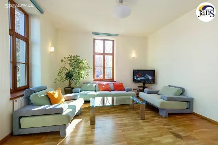 Prodej vily 287 m², pozemek 1900 m²
