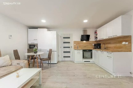 Prodej bytu 4+kk 72 m² Tuhaň