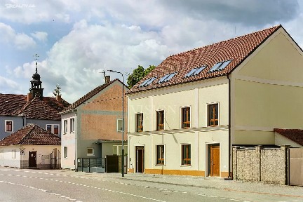 Netvořice, Benešov, Hrubínova