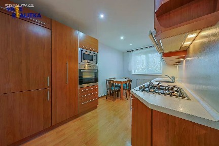 Pronájem bytu 2+1 57 m² Nádražní, Hranice - Hranice I-Město