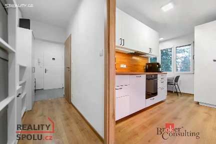 Prodej bytu 2+1 54 m² Ke Kukačce, Plzeň - Lobzy