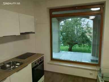 Pronájem bytu 1+kk 36 m² Tečovice