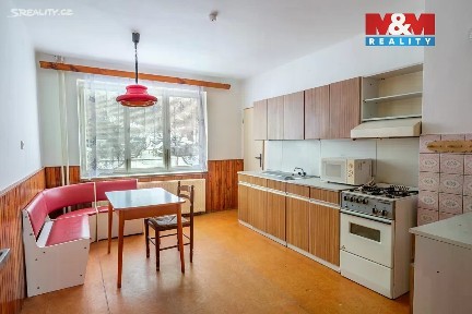 Prodej rodinného domu 258 m², pozemek 660 m² Čestice