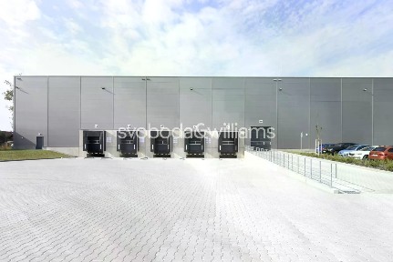 Pronájem výrobní haly, prostoru 7823 m²