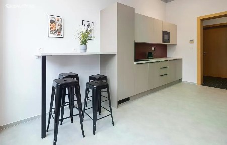 Pronájem kanceláře 213 m² Kubánské náměstí, Praha - Vršovice