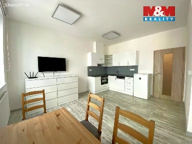 Pronájem bytu 1+kk 36 m² nám. Republiky, Žďár nad Sázavou - Žďár nad Sázavou 1