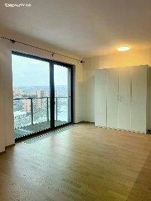 Pronájem bytu 1+kk 42 m² Sanderova, Praha - Holešovice
