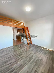 Pronájem bytu 1+kk 25 m² Freyova, Praha - Vysočany
