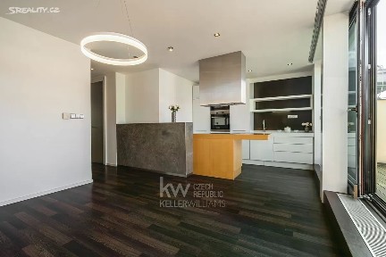 Pronájem bytu 5+1 260 m² Kodaňská, Praha - Vršovice