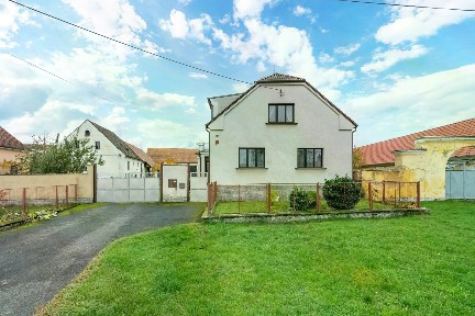 Prodej zemědělské usedlosti 285 m², pozemek 2966 m² Soběkury