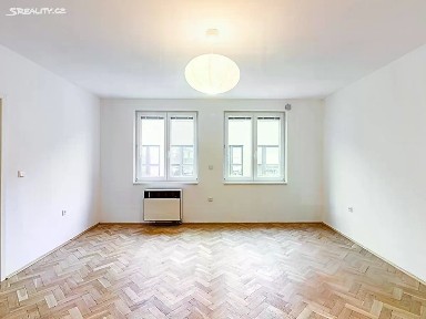 Prodej bytu 3+1 80 m² U Svépomoci, Praha - Nusle