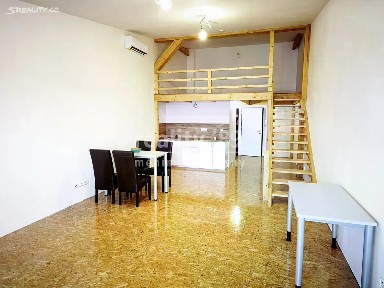 Pronájem kanceláře 67 m² Záryby