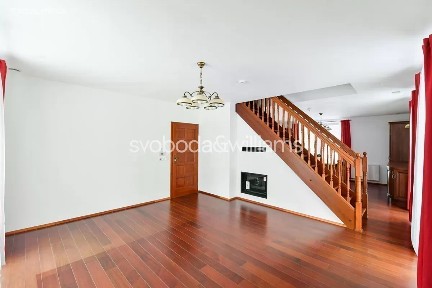 Prodej bytu 5+kk 119 m² Borová Lada