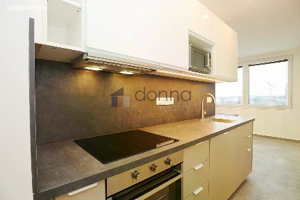 Pronájem bytu 3+1 80 m² Jahodová, Praha - Záběhlice