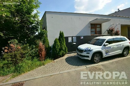 Pronájem bytu 1+kk 47 m² Na Plískavě, Praha - Hostivař