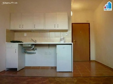 Pronájem bytu 1+kk 25 m² Na Dlouhých, Plzeň - Doubravka