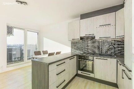 Pronájem bytu 4+kk 90 m² U Sportovní školy, Pardubice - Ohrazenice