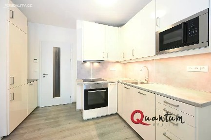 Pronájem bytu 1+kk 27 m² Nad úžlabinou, Praha - Malešice