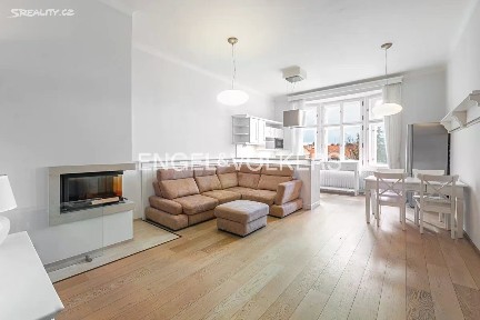Pronájem bytu 4+kk 115 m² Na valech, Praha - Hradčany