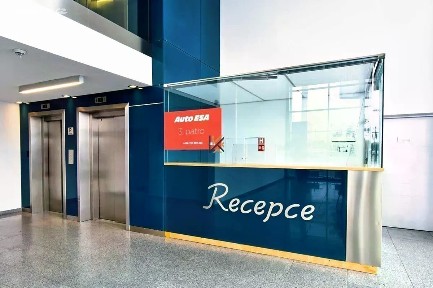 Pronájem kanceláře 674 m² Nákupní, Praha - Štěrboholy