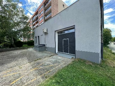 Prodej obchodního prostoru 210 m² Komárovská, Praha - Horní Počernice