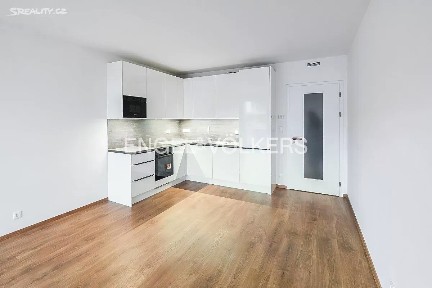 Pronájem bytu 2+kk 54 m² Výstavní, Praha - Háje
