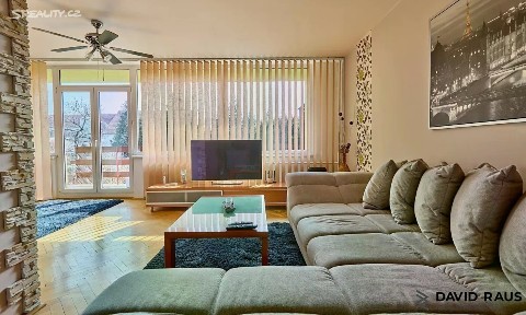 Prodej rodinného domu 219 m², pozemek 280 m² ul. 9. května, Blučina