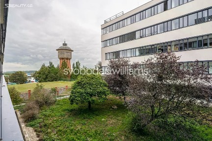 Pronájem kanceláře 868 m²
