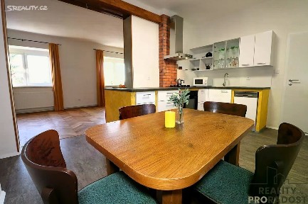 Prodej rodinného domu 321 m², pozemek 946 m² Nad Ostrůvkem, Pozořice