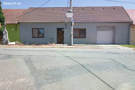 Prodej rodinného domu 209 m², pozemek 2741 m² Krumvíř